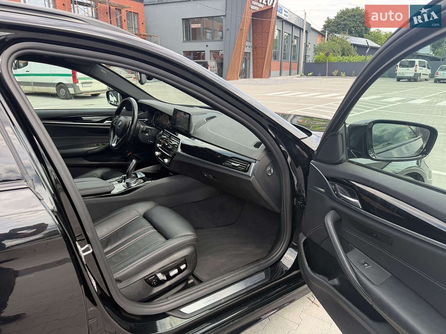 BMW 5 Series 2017 VIN WBAJN51030G973654 фото оголошення 44 з 48