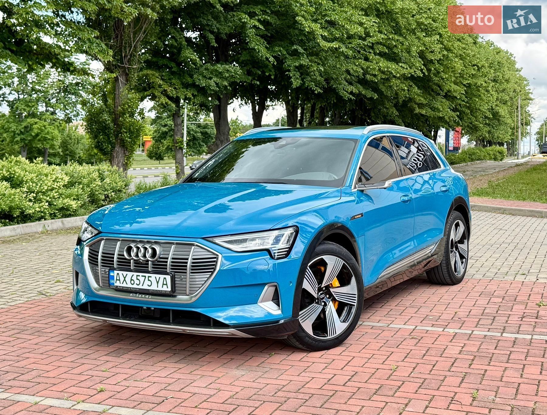 Audi e-tron 2019 VIN WAUZZZGE5KB005038 фото оголошення 2 з 58