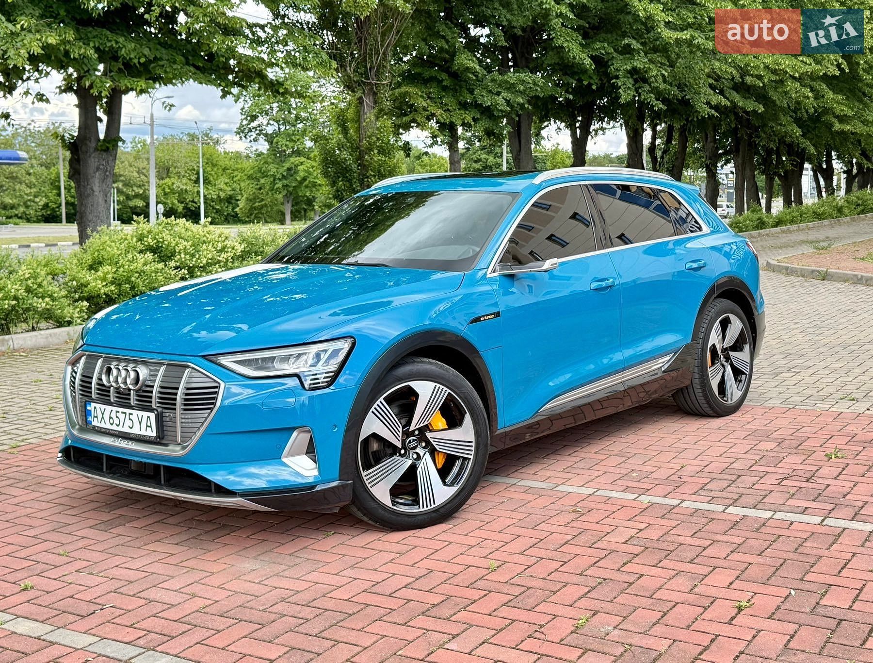 Audi e-tron 2019 VIN WAUZZZGE5KB005038 фото оголошення 3 з 58