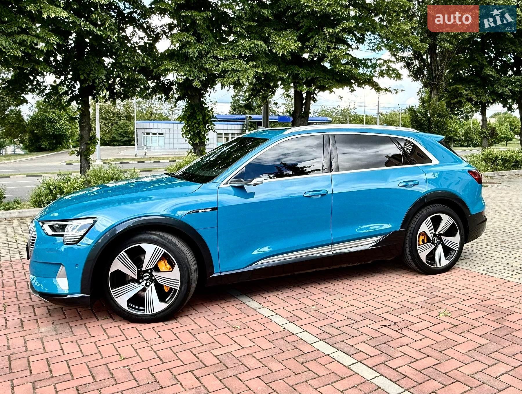 Audi e-tron 2019 VIN WAUZZZGE5KB005038 фото оголошення 4 з 58