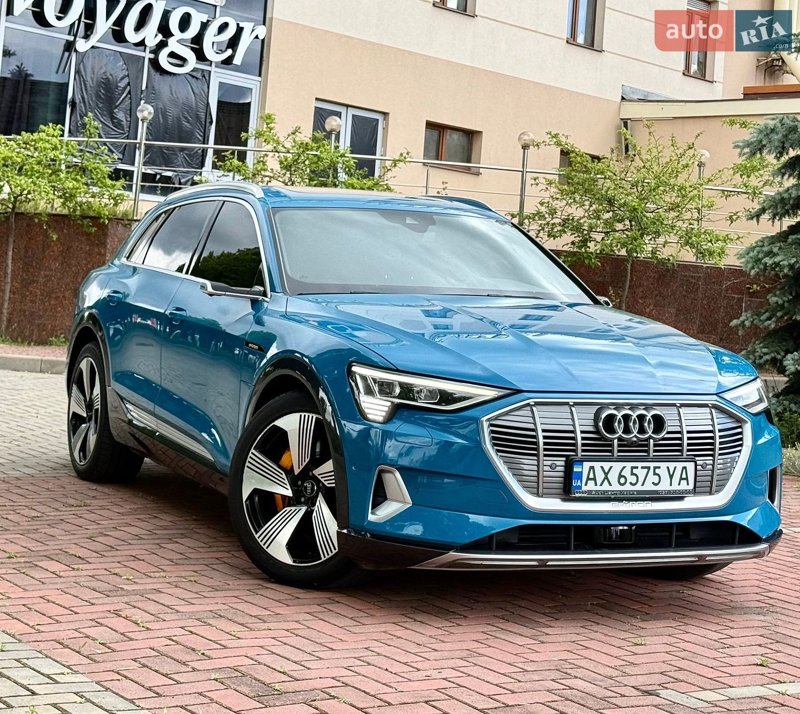 Audi e-tron 2019 VIN WAUZZZGE5KB005038 фото оголошення 12 з 58