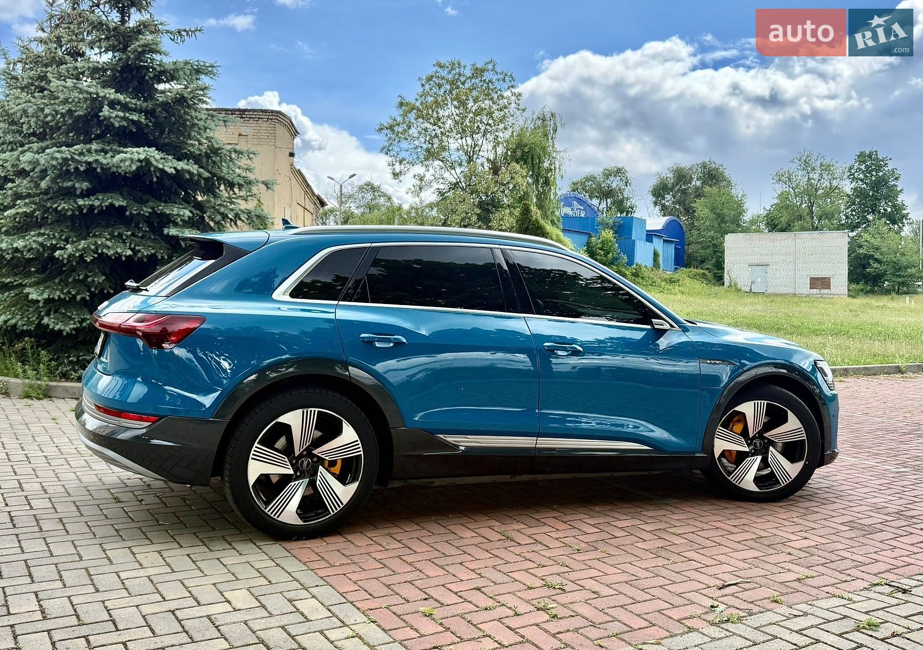 Audi e-tron 2019 VIN WAUZZZGE5KB005038 фото оголошення 7 з 58