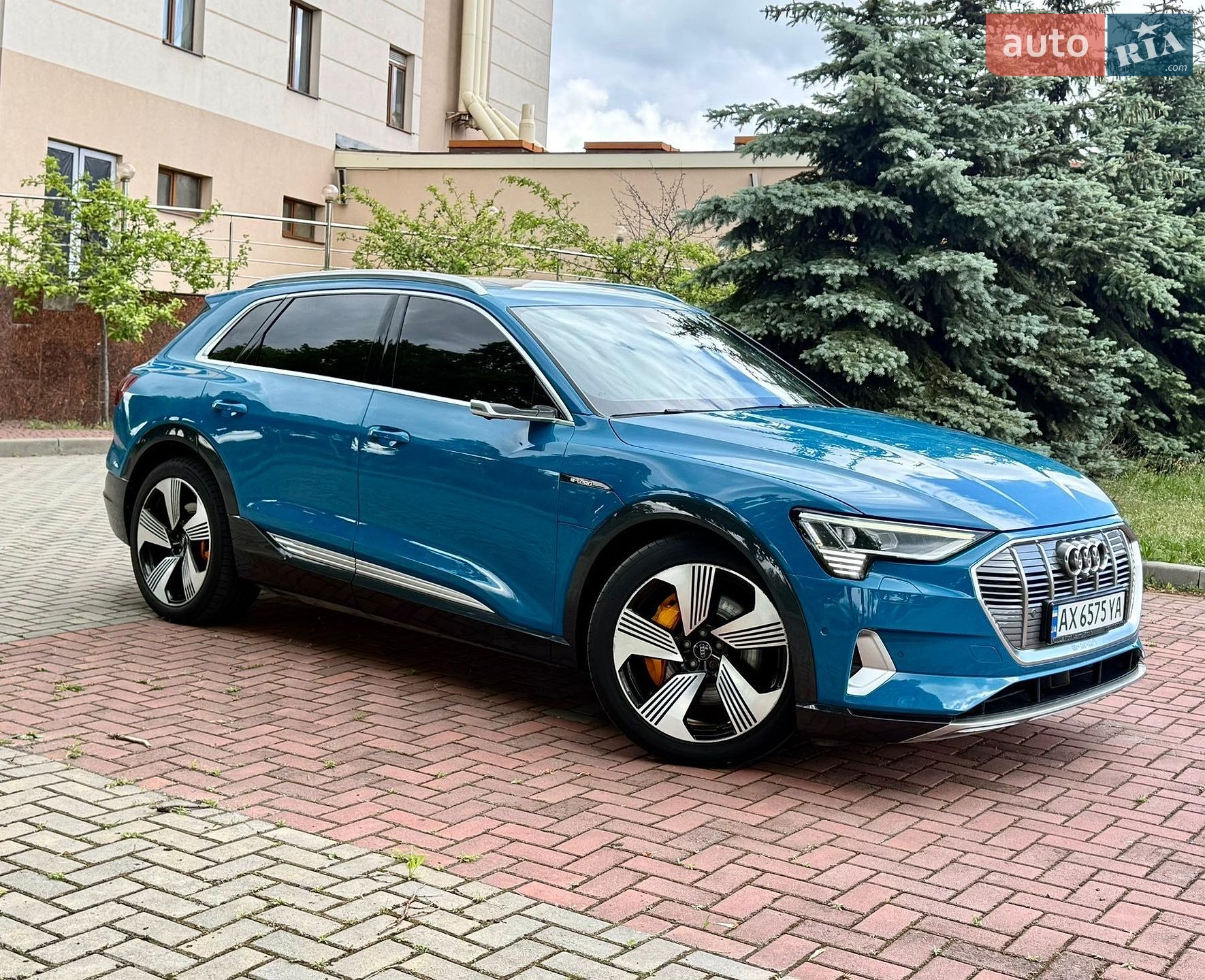 Audi e-tron 2019 VIN WAUZZZGE5KB005038 фото оголошення 14 з 58