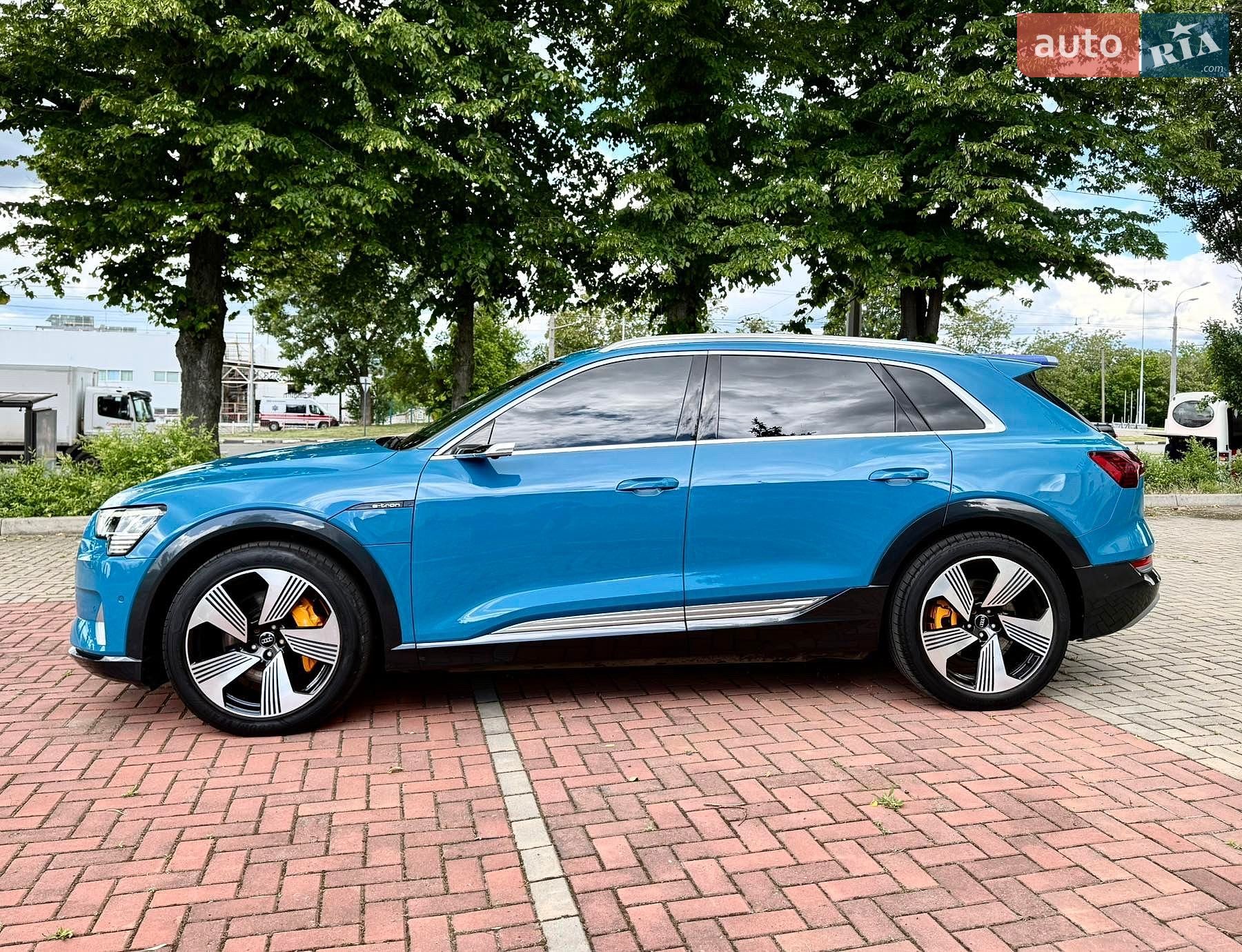 Audi e-tron 2019 VIN WAUZZZGE5KB005038 фото оголошення 17 з 58