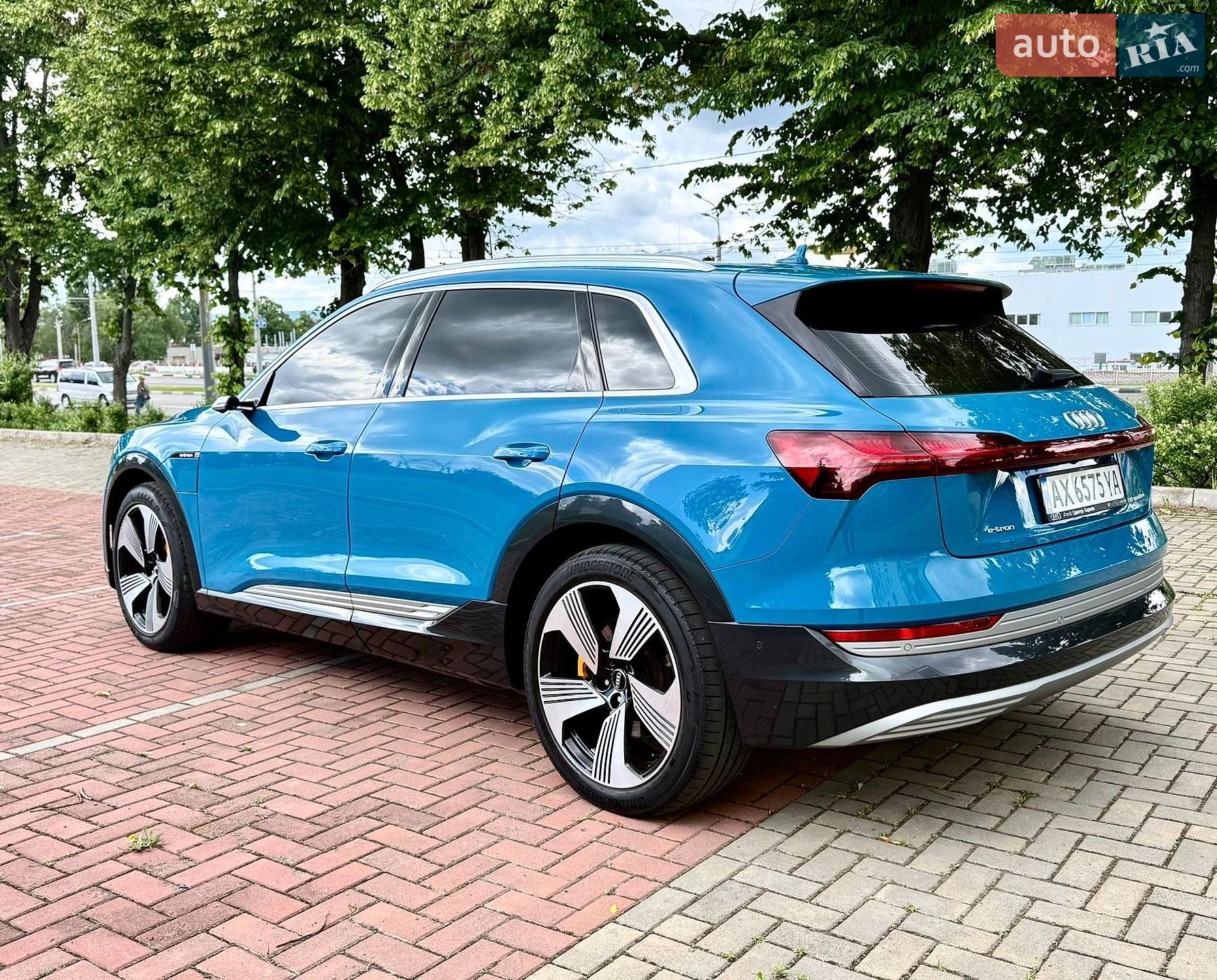 Audi e-tron 2019 VIN WAUZZZGE5KB005038 фото оголошення 18 з 58