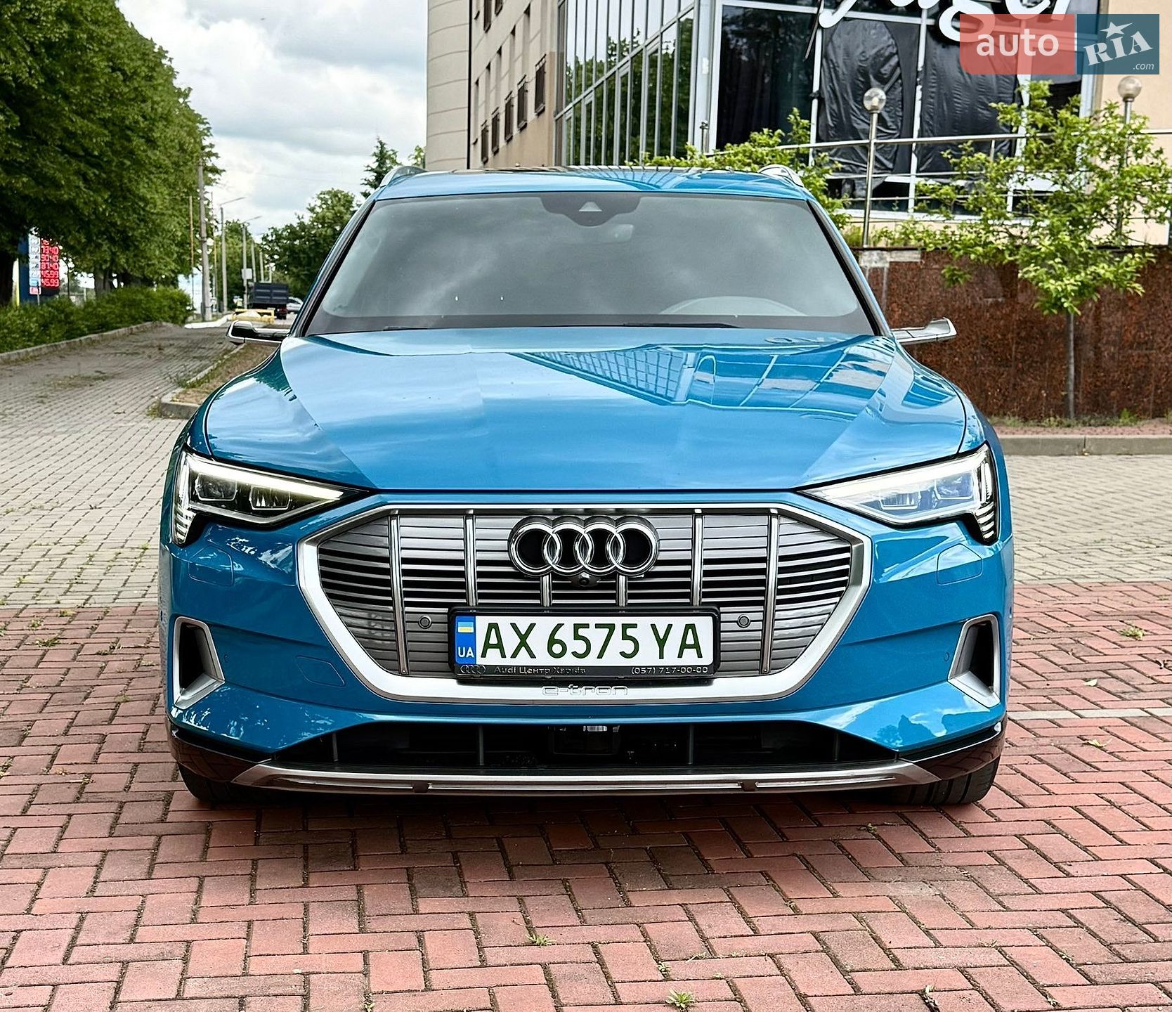 Audi e-tron 2019 VIN WAUZZZGE5KB005038 фото оголошення 15 з 58