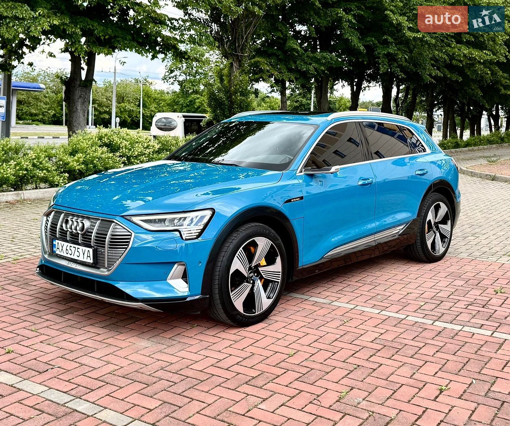 Audi e-tron 2019 VIN WAUZZZGE5KB005038 фото оголошення 16 з 58