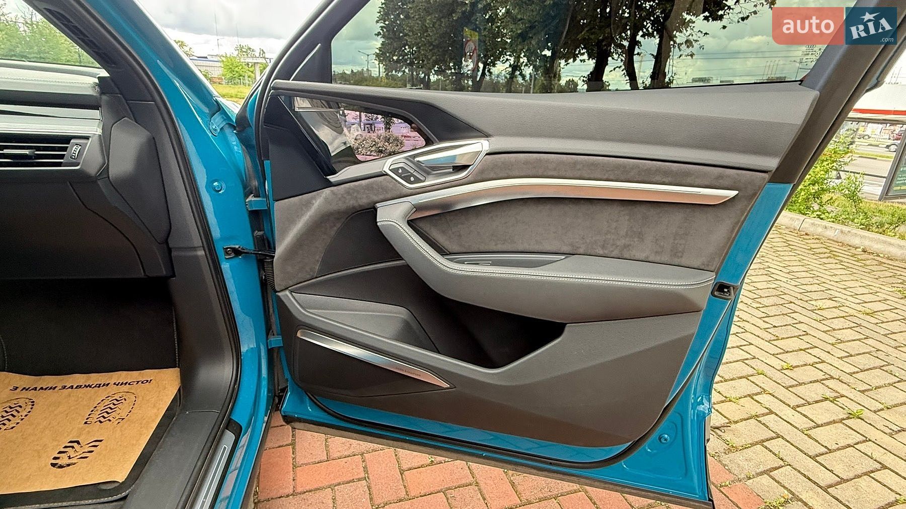 Audi e-tron 2019 VIN WAUZZZGE5KB005038 фото оголошення 36 з 58