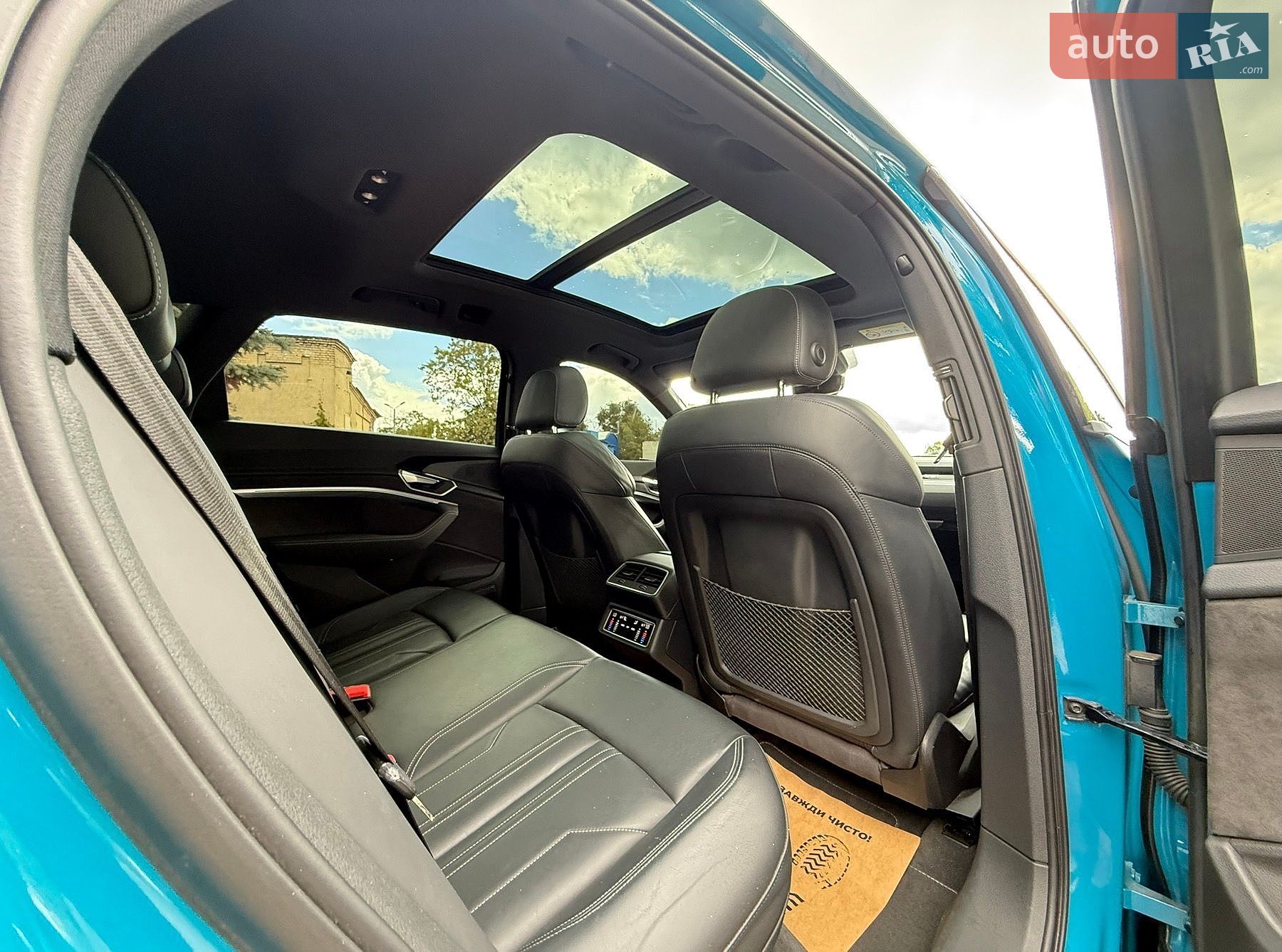 Audi e-tron 2019 VIN WAUZZZGE5KB005038 фото оголошення 28 з 58