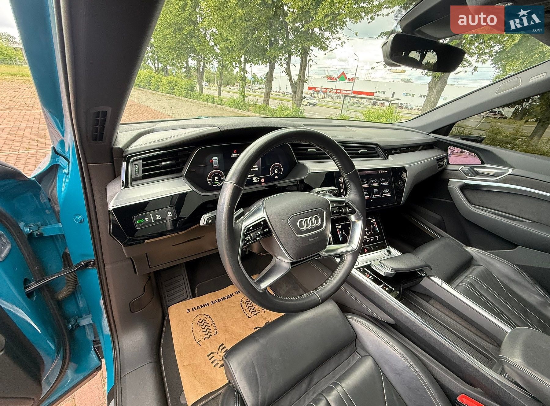 Audi e-tron 2019 VIN WAUZZZGE5KB005038 фото оголошення 30 з 58
