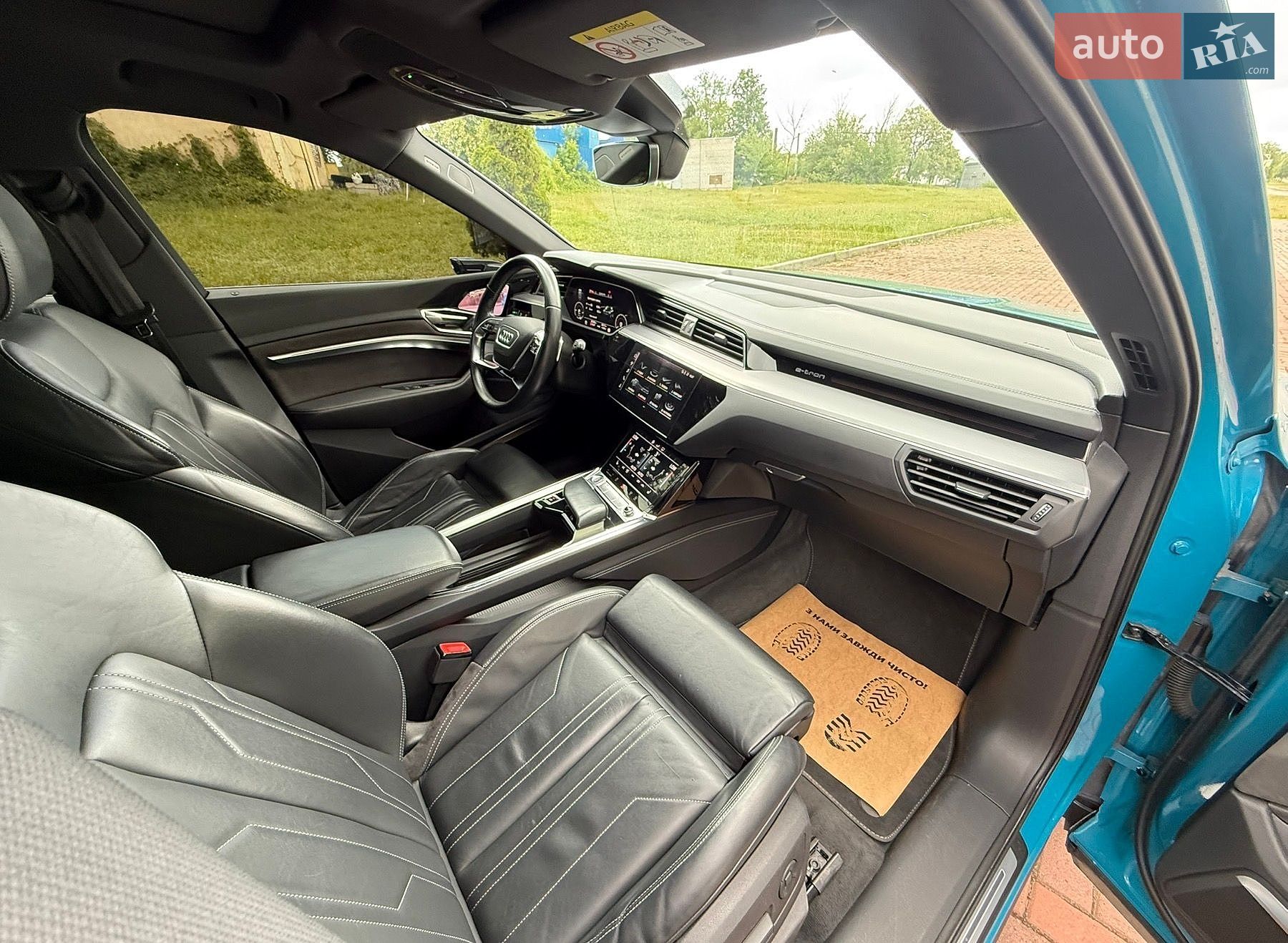 Audi e-tron 2019 VIN WAUZZZGE5KB005038 фото оголошення 33 з 58