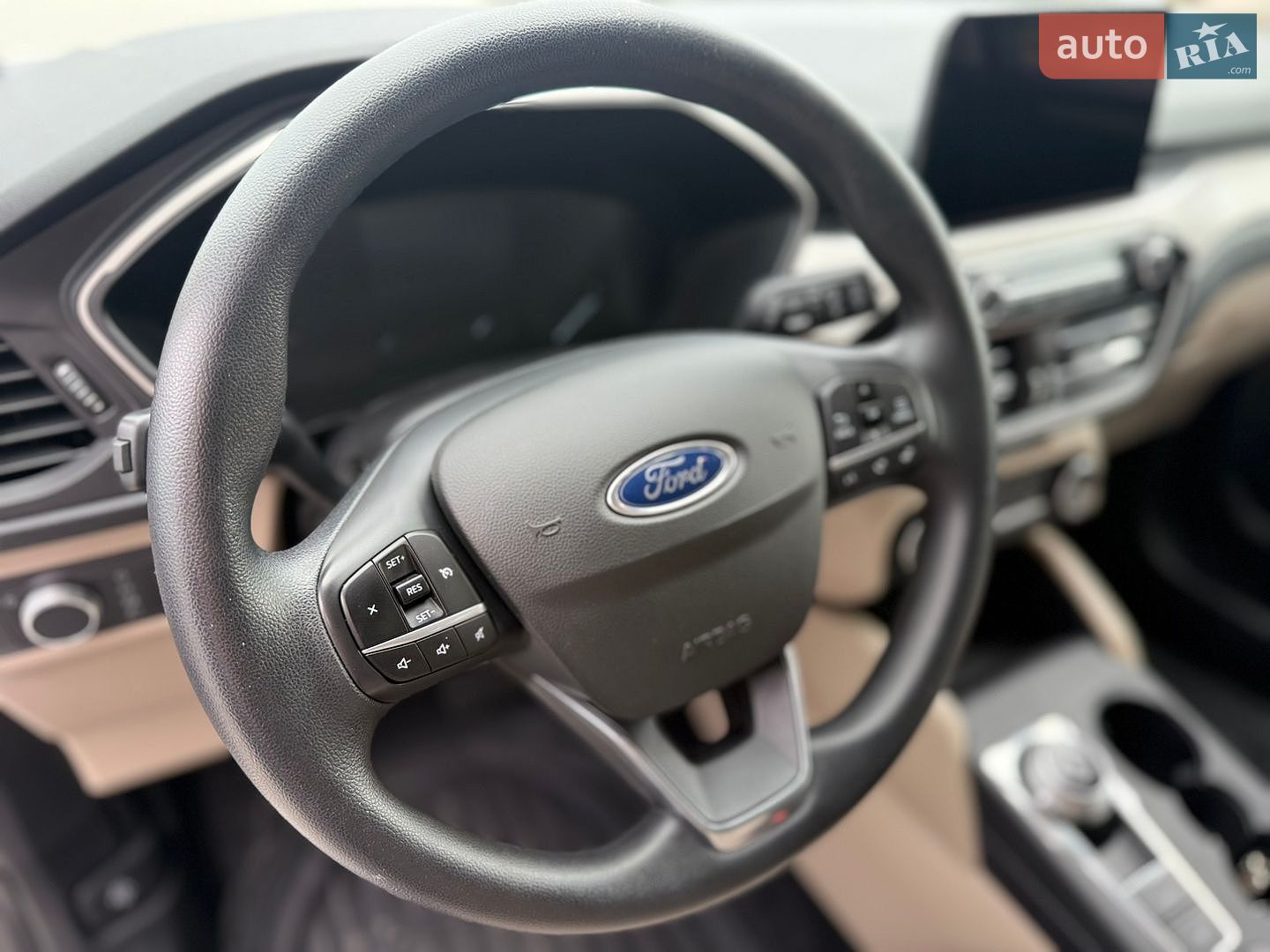 Ford Escape 2020 VIN 1FMCU0G66LUC04788 фото оголошення 4 з 18