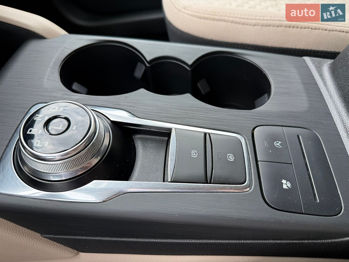 Ford Escape 2020 VIN 1FMCU0G66LUC04788 фото оголошення 6 з 18
