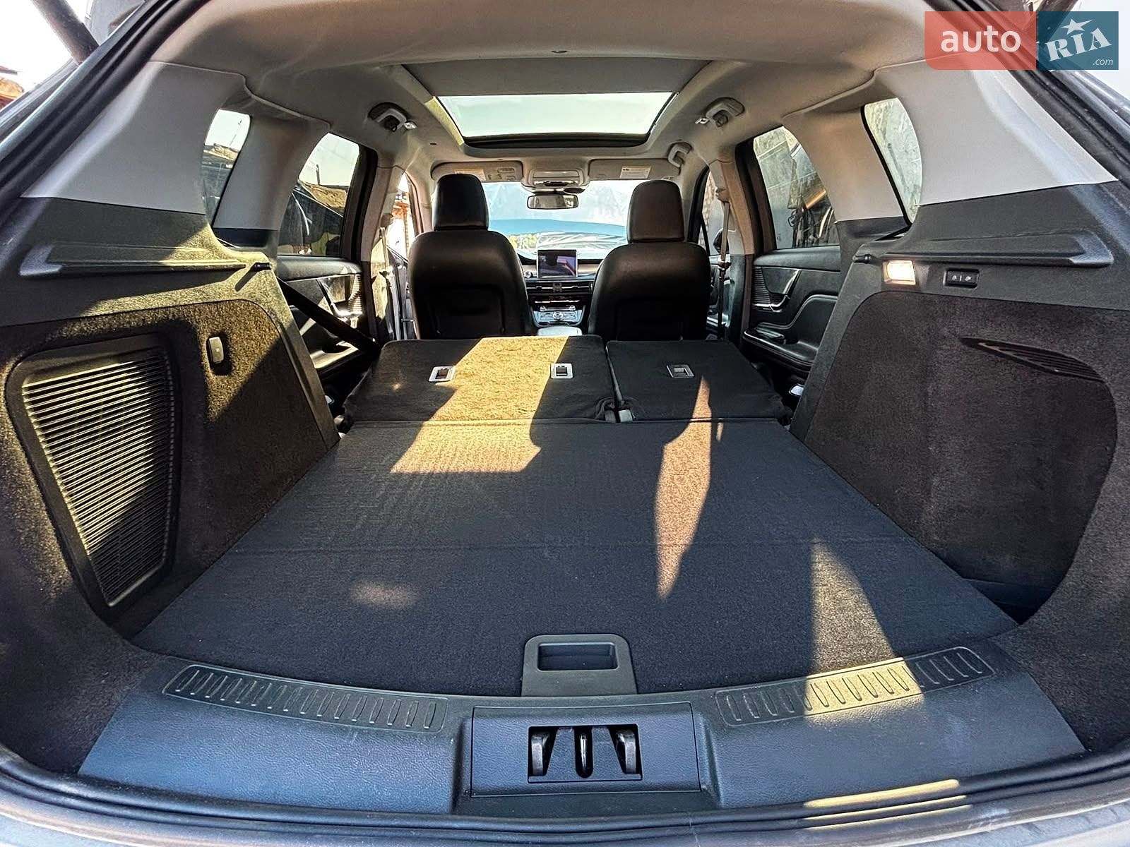 Lincoln Corsair 2021 VIN 5LMCJ1C95MUL28113 фото оголошення 38 з 50