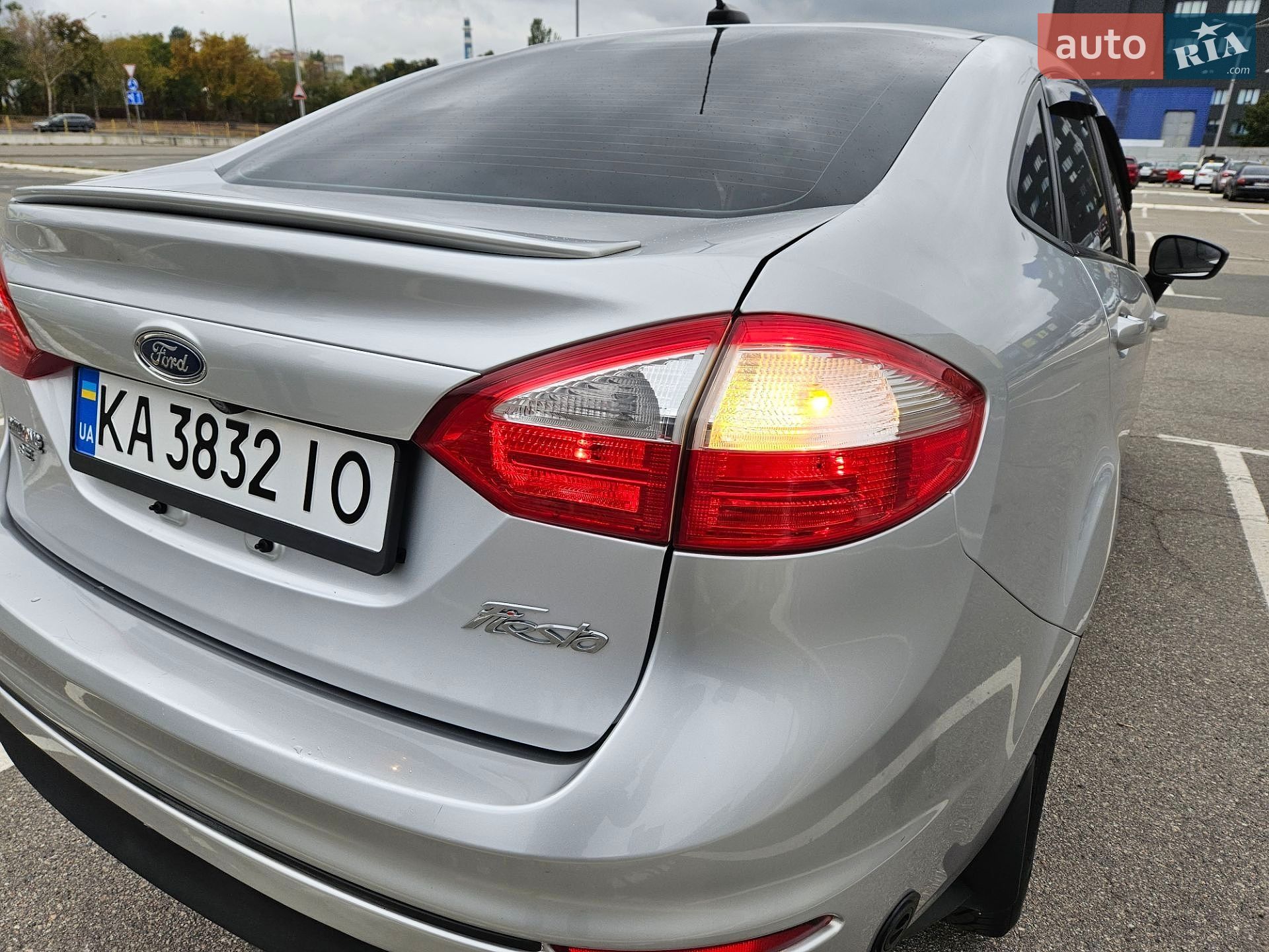 Ford Fiesta 2018 VIN 3FADP4BJ6JM104538 фото оголошення 8 з 32