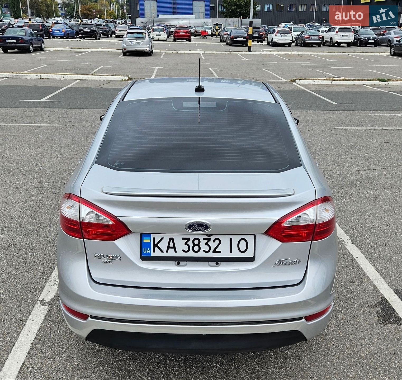 Ford Fiesta 2018 VIN 3FADP4BJ6JM104538 фото оголошення 6 з 32