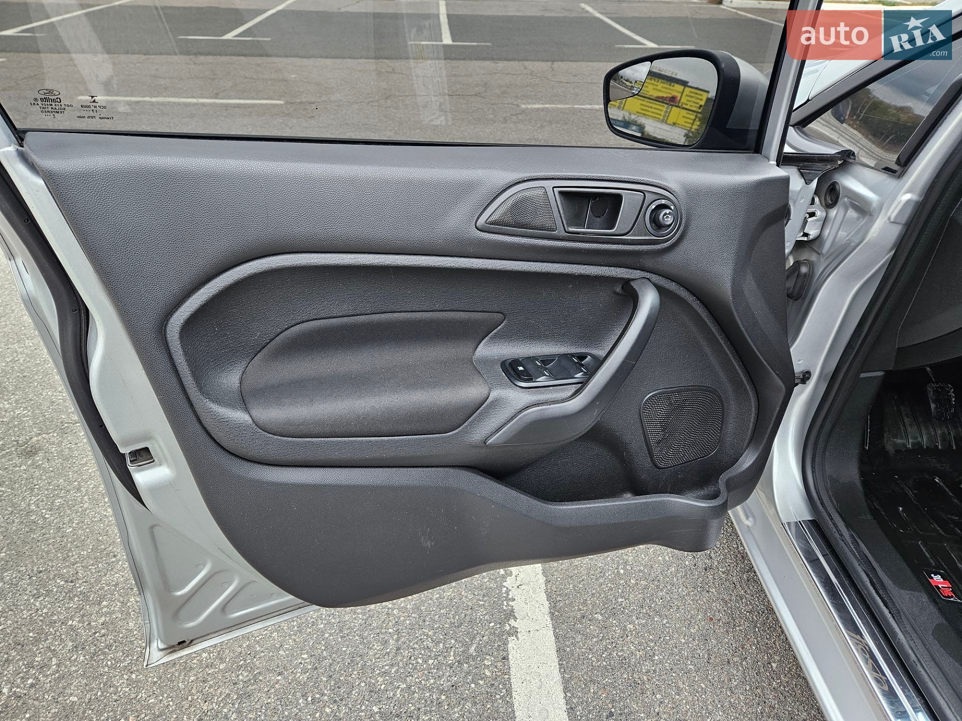 Ford Fiesta 2018 VIN 3FADP4BJ6JM104538 фото оголошення 16 з 32