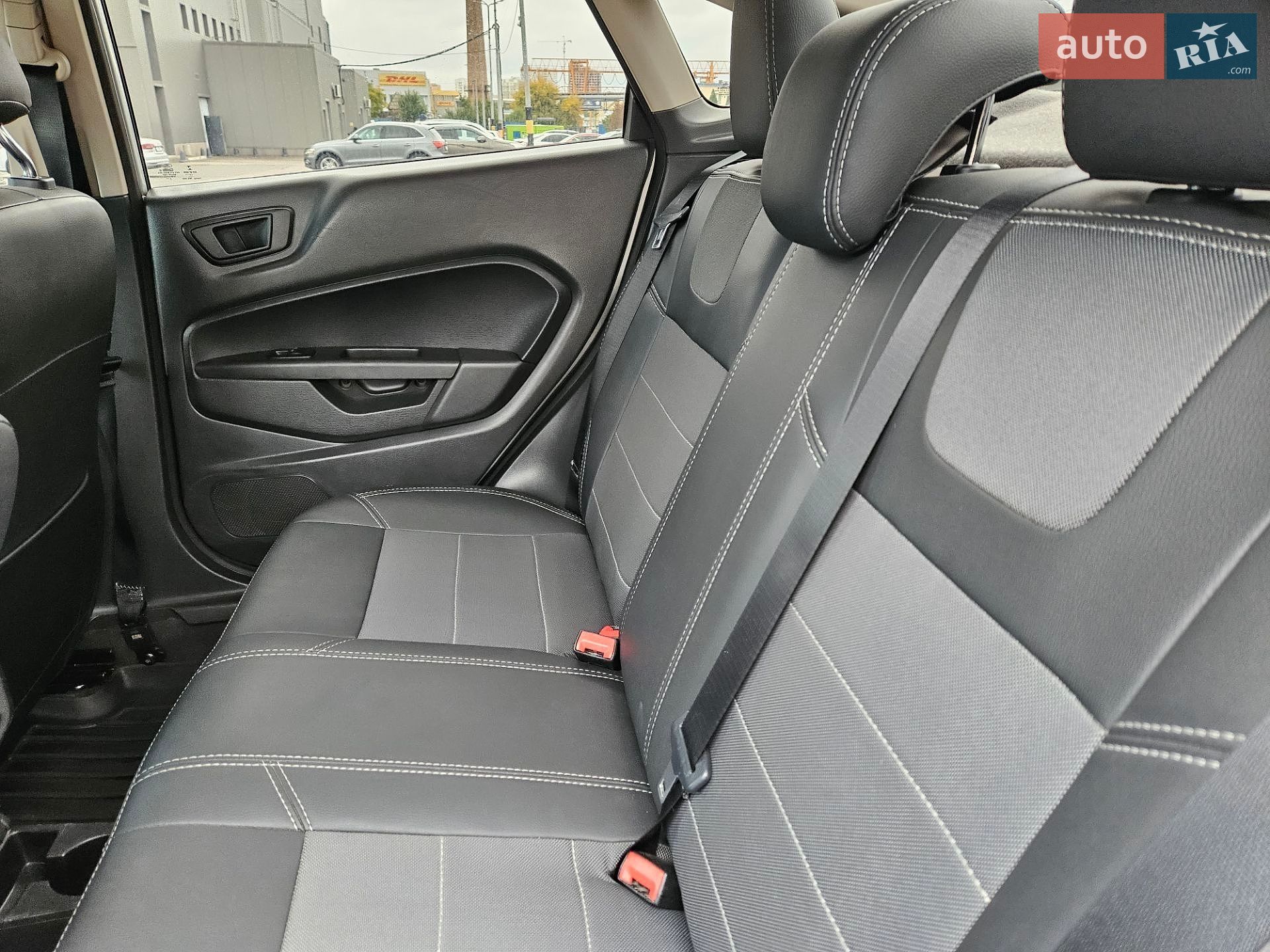Ford Fiesta 2018 VIN 3FADP4BJ6JM104538 фото оголошення 20 з 32