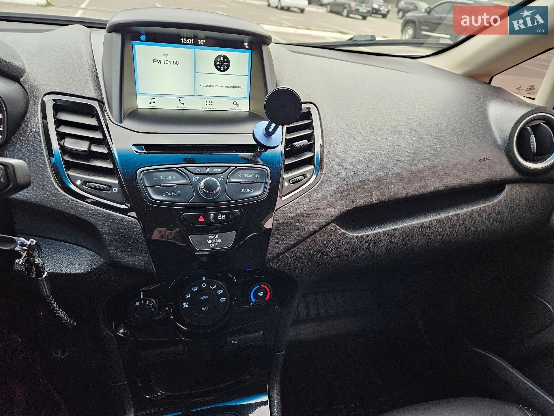 Ford Fiesta 2018 VIN 3FADP4BJ6JM104538 фото оголошення 25 з 32