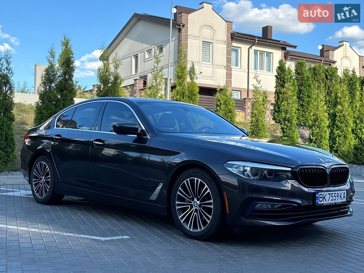 BMW 5 Series 2017 VIN WBAJA5C3XHG896005 фото оголошення 3 з 25