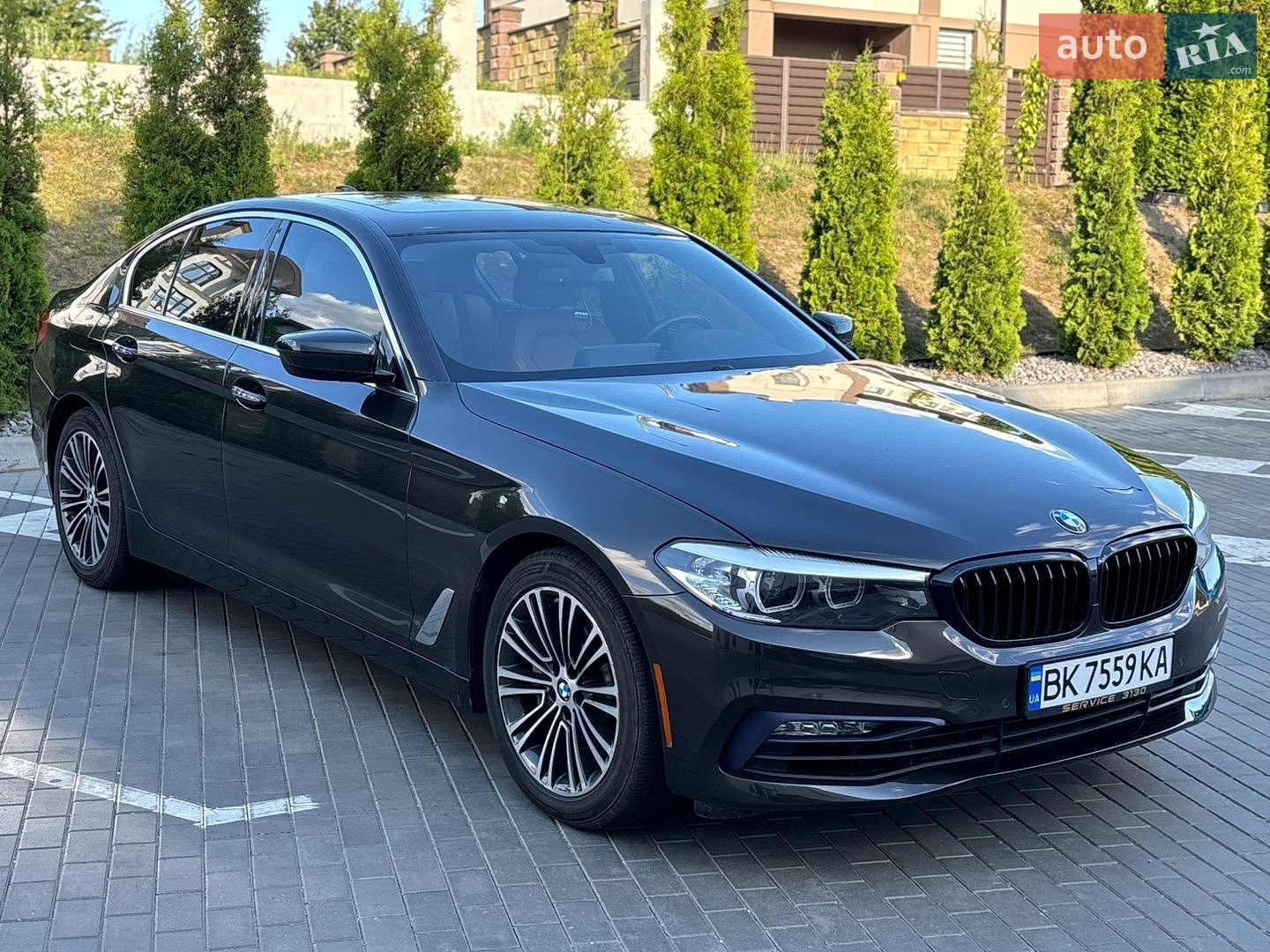 BMW 5 Series 2017 VIN WBAJA5C3XHG896005 фото оголошення 6 з 25