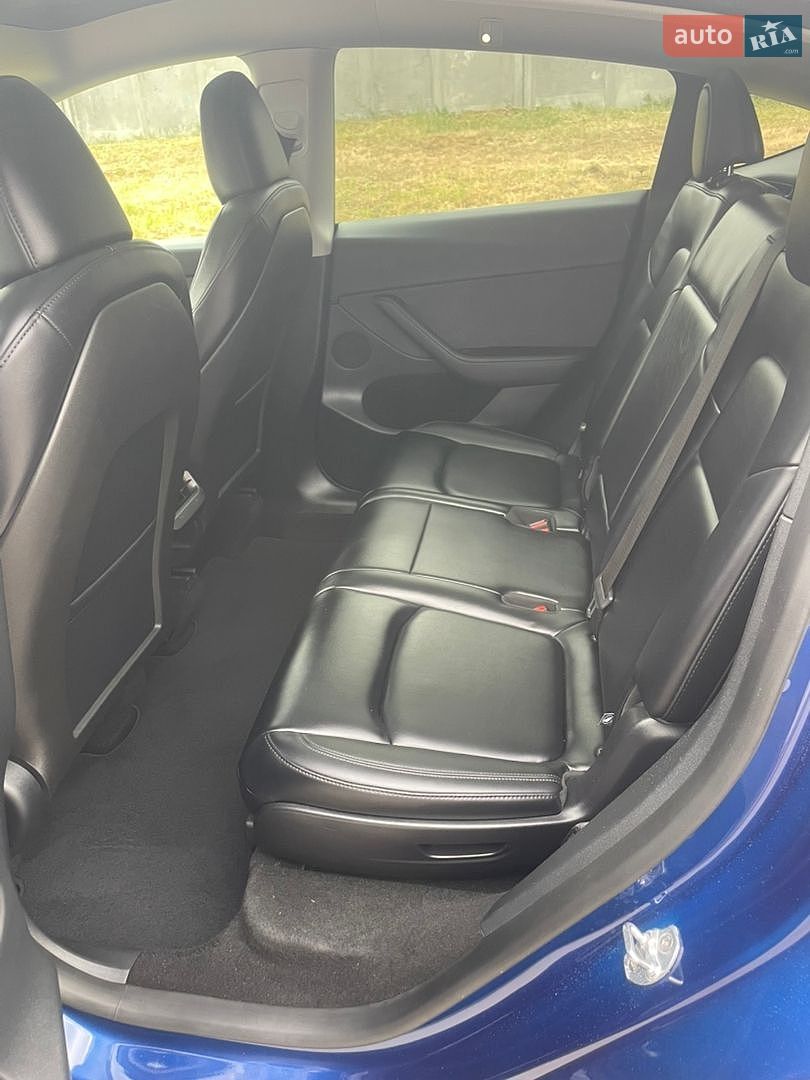 Tesla Model Y 2024 VIN 7SAYGAEE4RF202351 фото оголошення 10 з 21