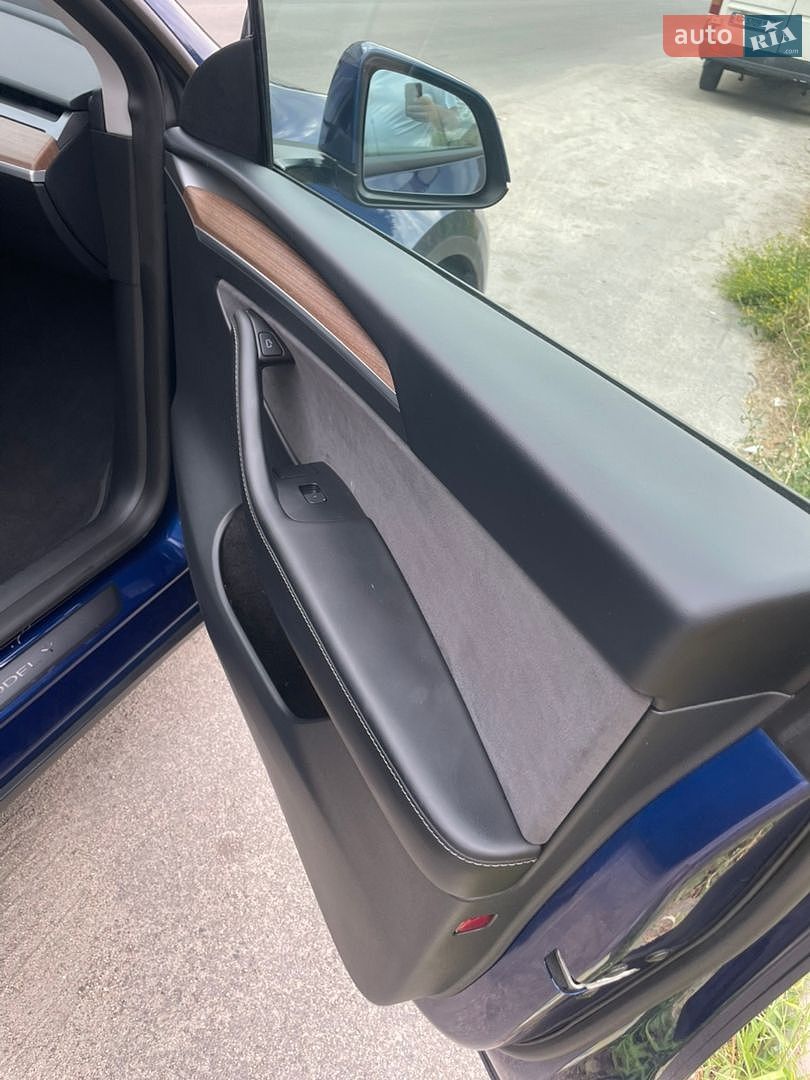Tesla Model Y 2024 VIN 7SAYGAEE4RF202351 фото оголошення 11 з 21