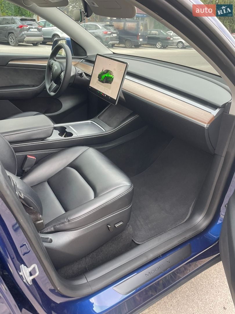 Tesla Model Y 2024 VIN 7SAYGAEE4RF202351 фото оголошення 12 з 21