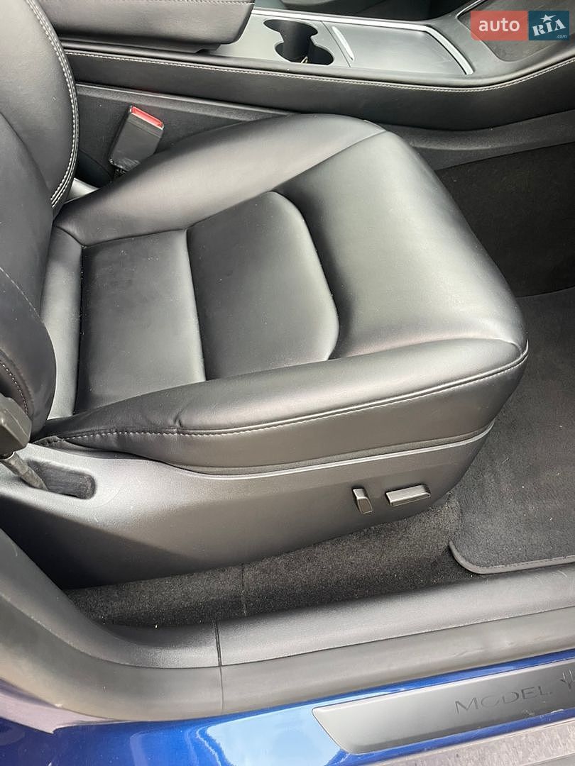 Tesla Model Y 2024 VIN 7SAYGAEE4RF202351 фото оголошення 13 з 21