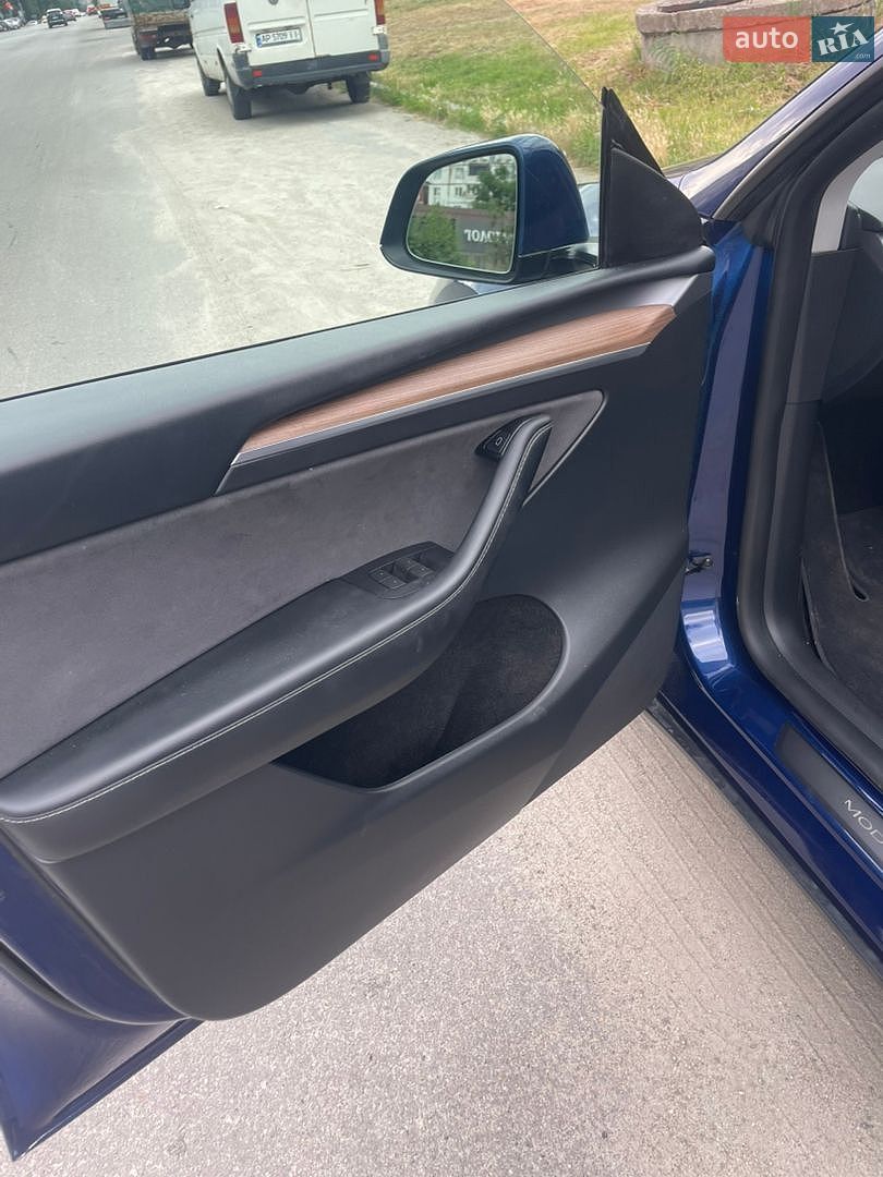 Tesla Model Y 2024 VIN 7SAYGAEE4RF202351 фото оголошення 14 з 21