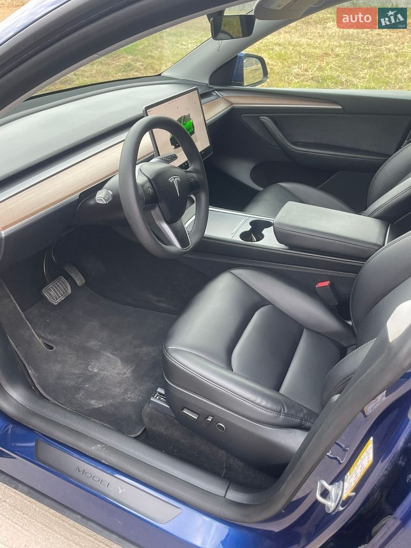 Tesla Model Y 2024 VIN 7SAYGAEE4RF202351 фото оголошення 16 з 21