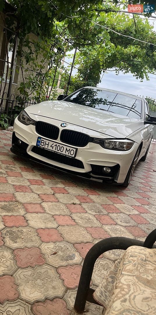 BMW 3 Series 2013 VIN WBA3C1C54DF441194 фото оголошення 2 з 15