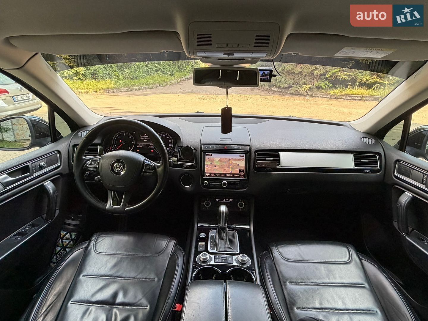 Volkswagen Touareg 2015 VIN WVGZZZ7PZGD011551 фото оголошення 12 з 31