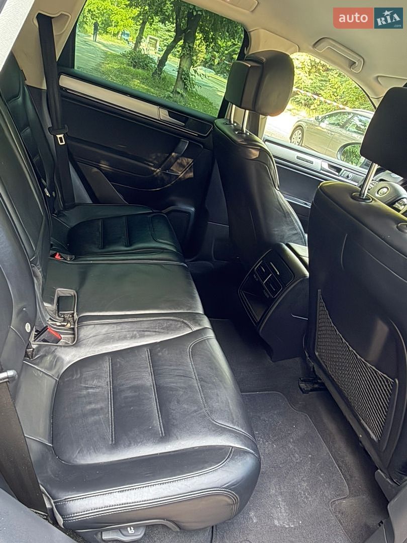 Volkswagen Touareg 2015 VIN WVGZZZ7PZGD011551 фото оголошення 11 з 31