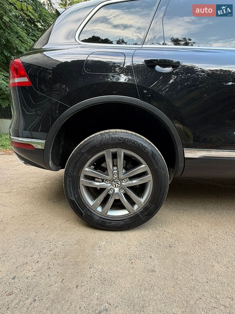 Volkswagen Touareg 2015 VIN WVGZZZ7PZGD011551 фото оголошення 25 з 31