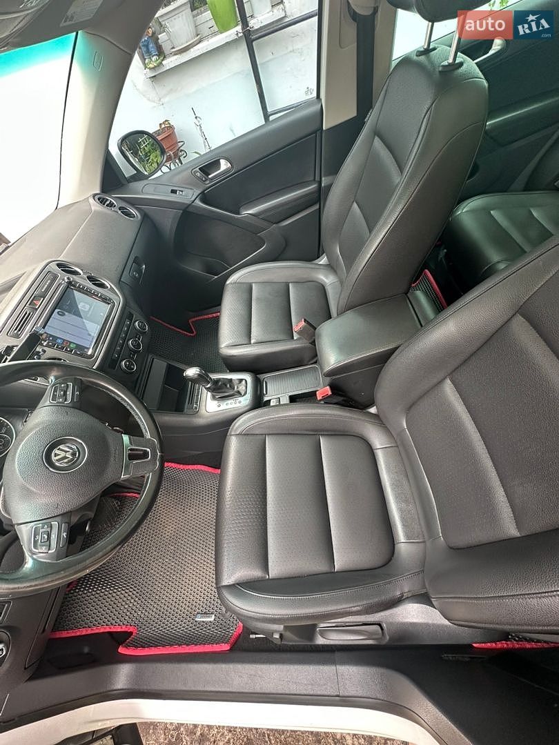 Volkswagen Tiguan 2012 VIN WVGBV7AX5DW548833 фото оголошення 7 з 15