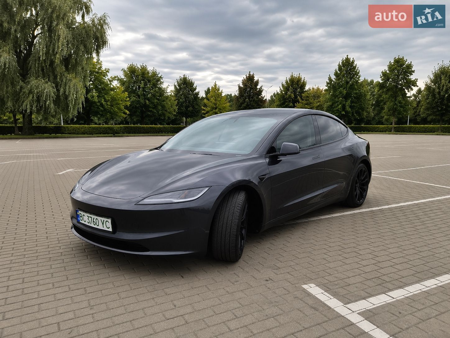 Tesla Model 3 2024 VIN 5YJ3E1EBXRF834984 фото оголошення 4 з 9