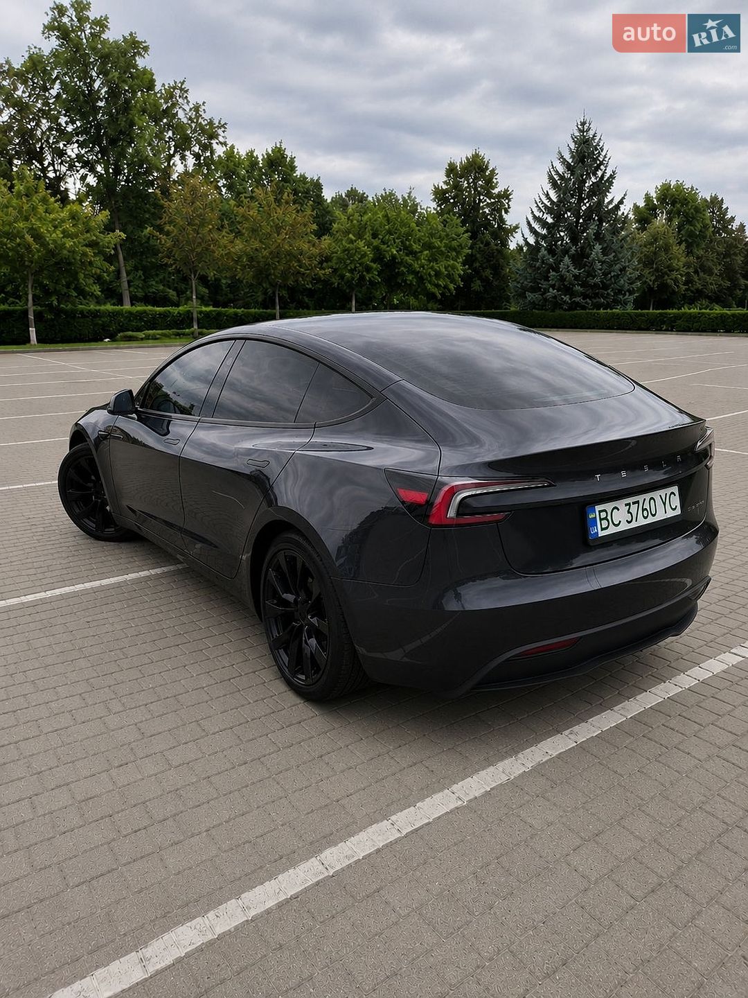 Tesla Model 3 2024 VIN 5YJ3E1EBXRF834984 фото оголошення 5 з 9