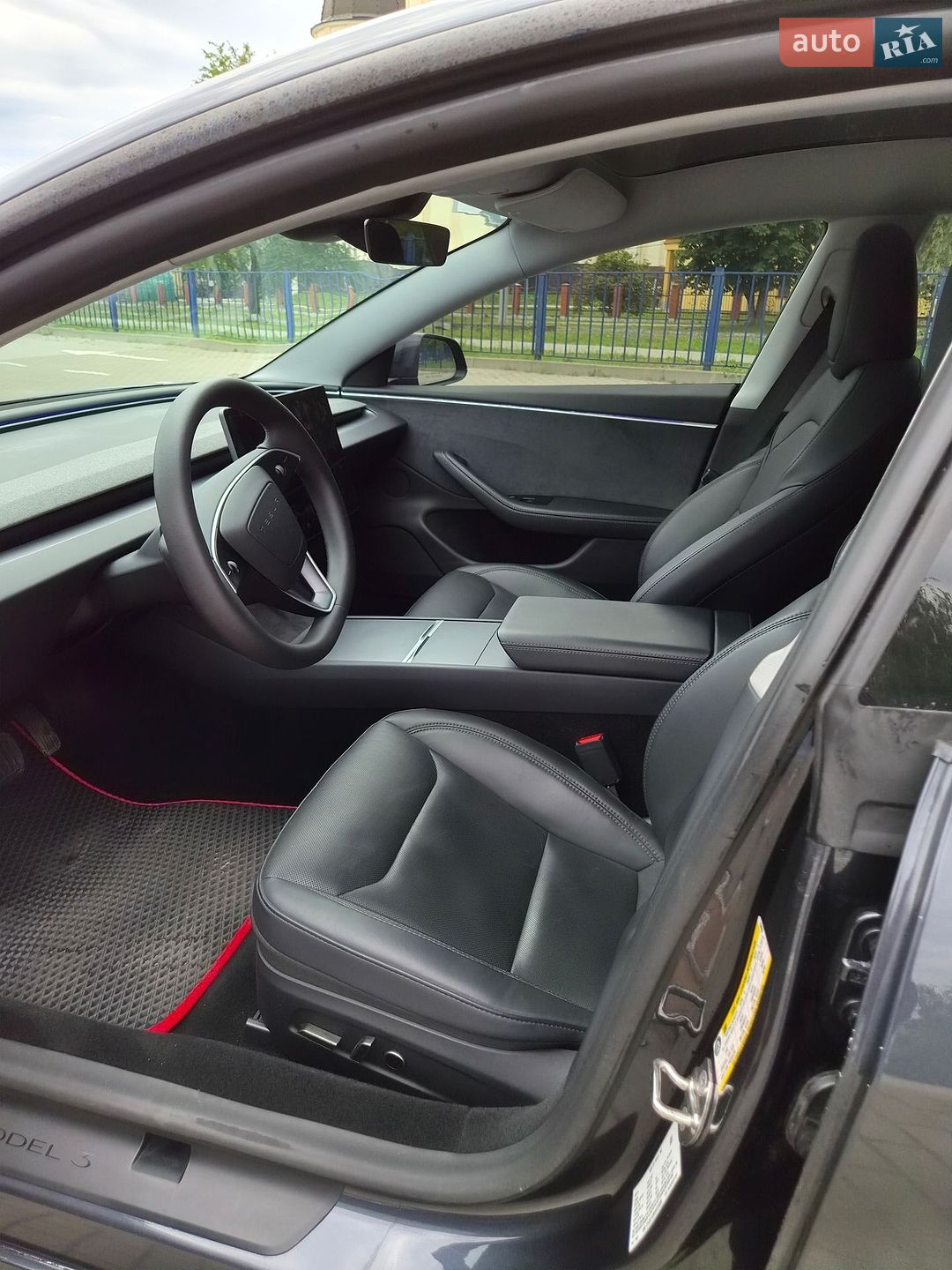 Tesla Model 3 2024 VIN 5YJ3E1EBXRF834984 фото оголошення 9 з 9