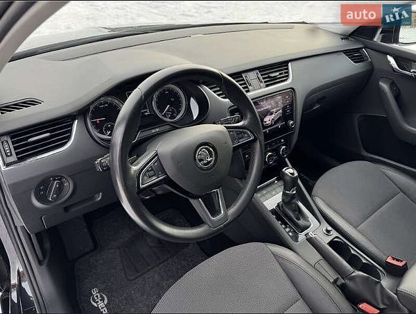 Skoda Octavia 2019 VIN TMBJJ7NE3L0050166 фото оголошення 4 з 10