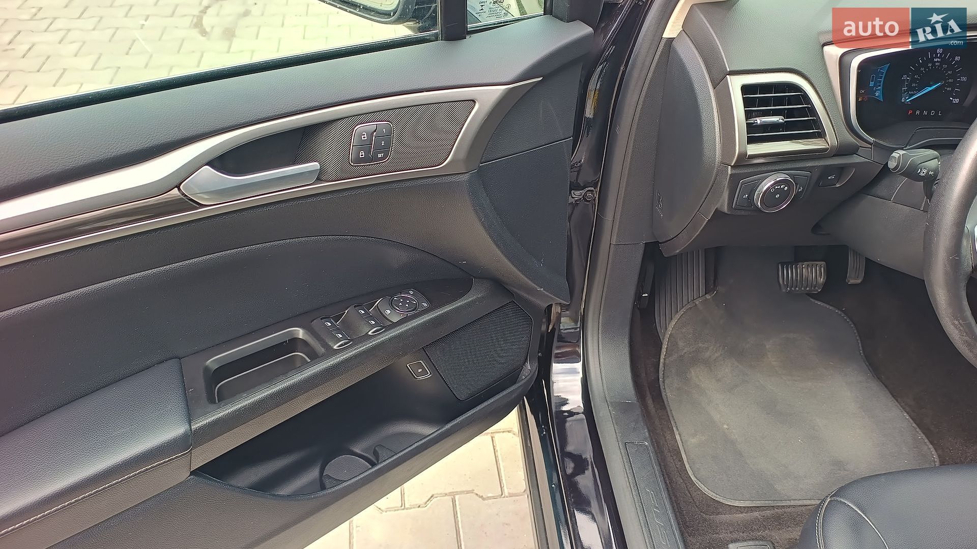 Ford Fusion 2019 VIN 3FA6P0MU9KR154380 фото оголошення 12 з 17