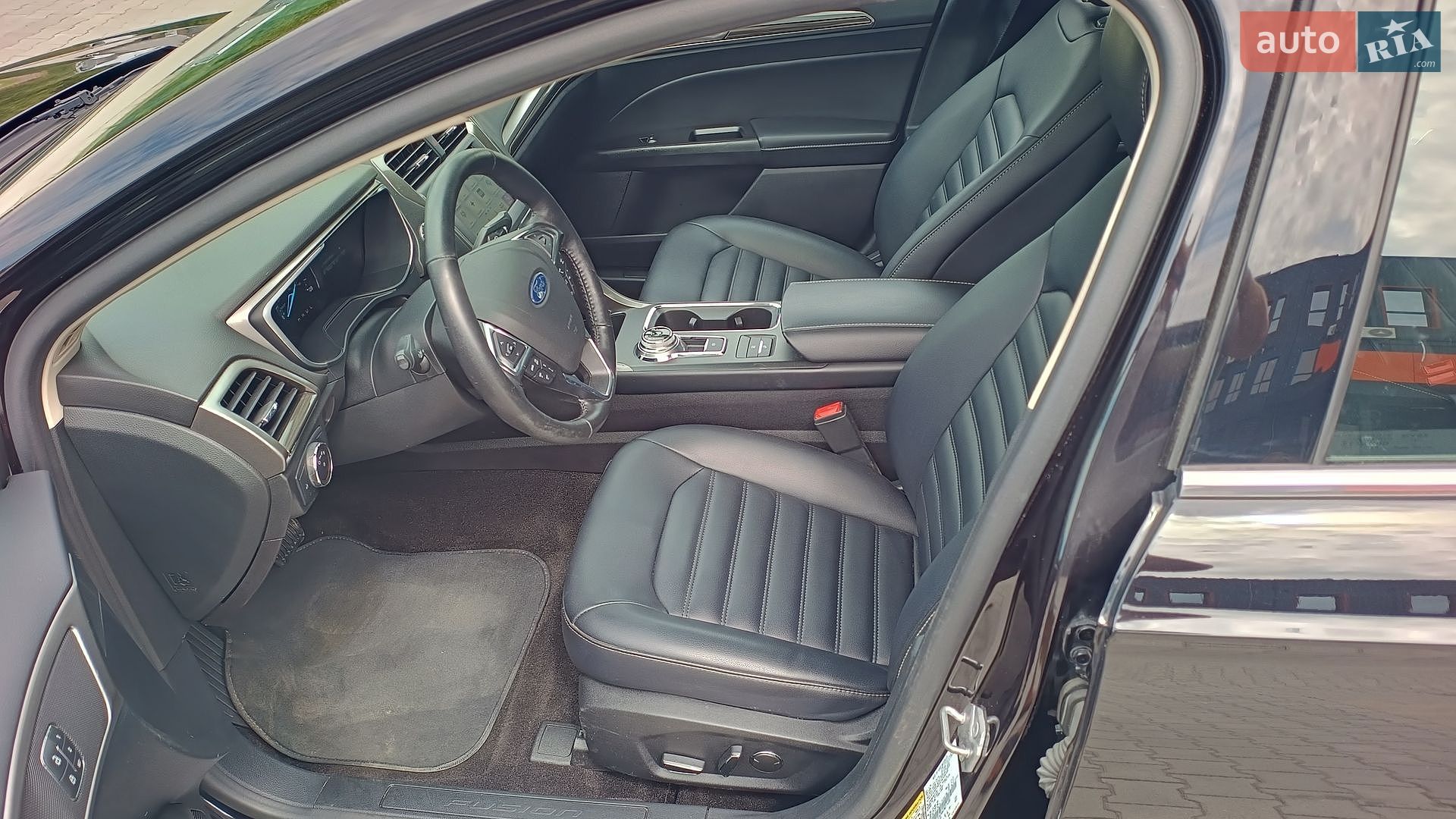Ford Fusion 2019 VIN 3FA6P0MU9KR154380 фото оголошення 11 з 17