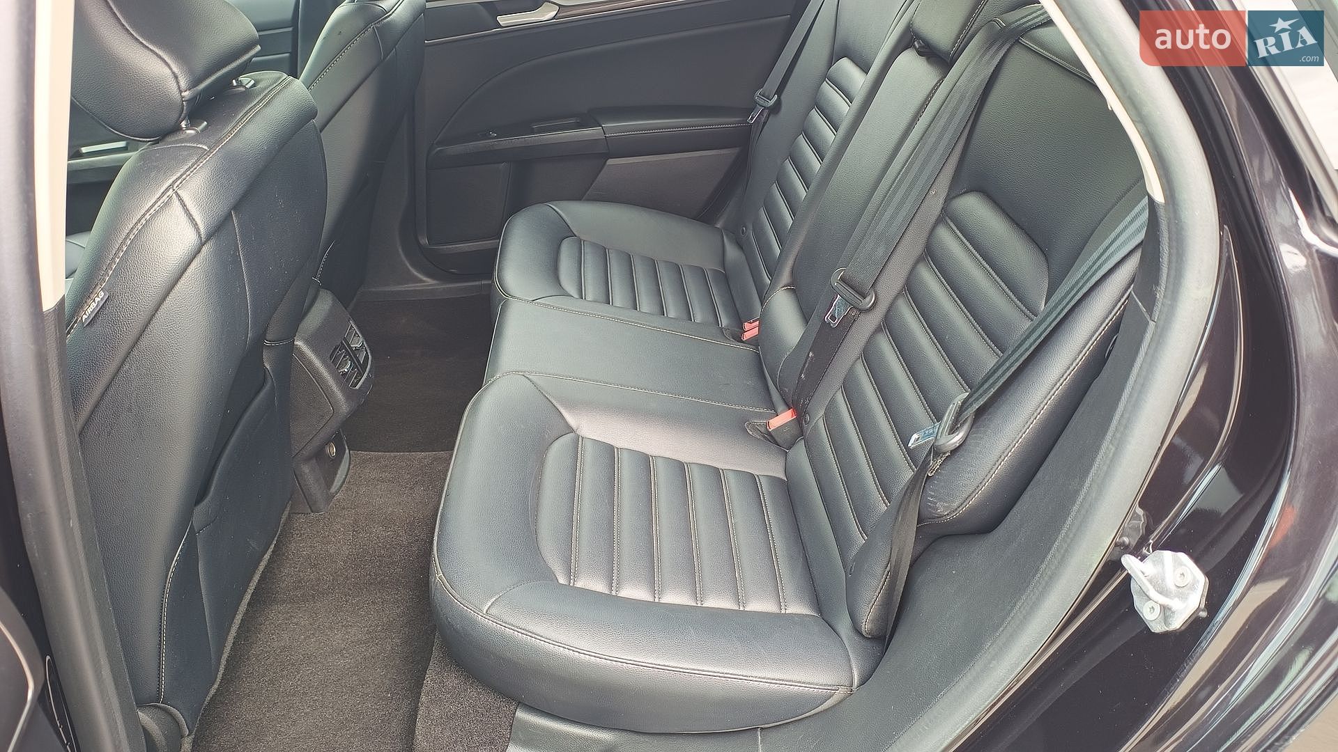 Ford Fusion 2019 VIN 3FA6P0MU9KR154380 фото оголошення 14 з 17