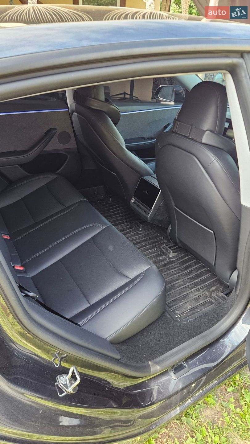 Tesla Model 3 2024 VIN 5YJ3E1EA8RF751609 фото оголошення 9 з 18