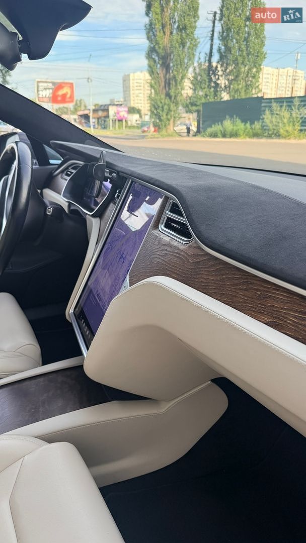 Tesla Model S 2017 VIN 5YJSA1E20HF190420 фото оголошення 4 з 18