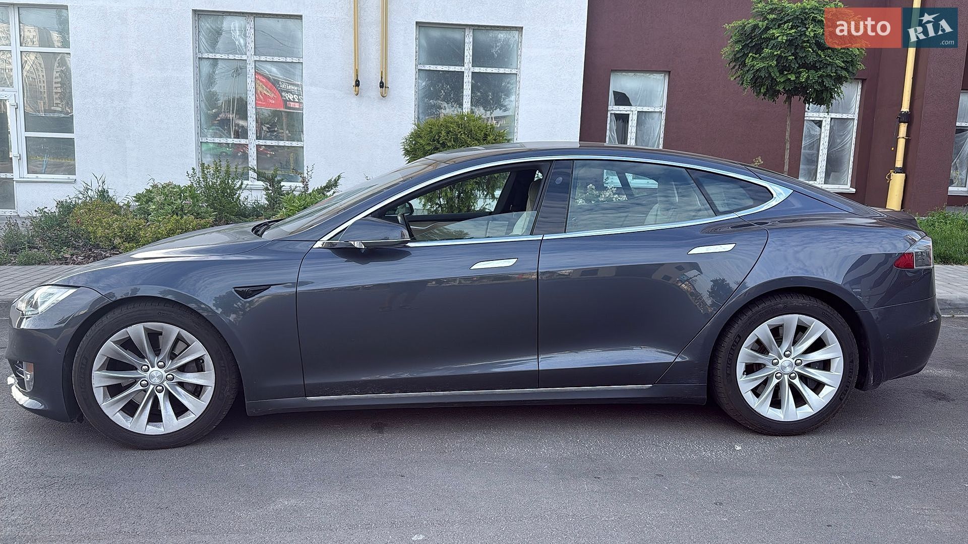 Tesla Model S 2017 VIN 5YJSA1E20HF190420 фото оголошення 15 з 18