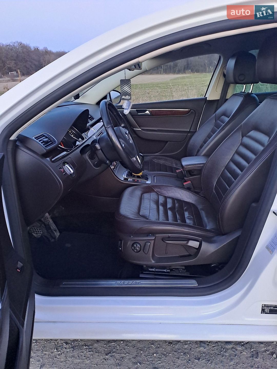 Volkswagen Passat 2012 VIN WVWZZZ3CZCE190035 фото оголошення 11 з 13
