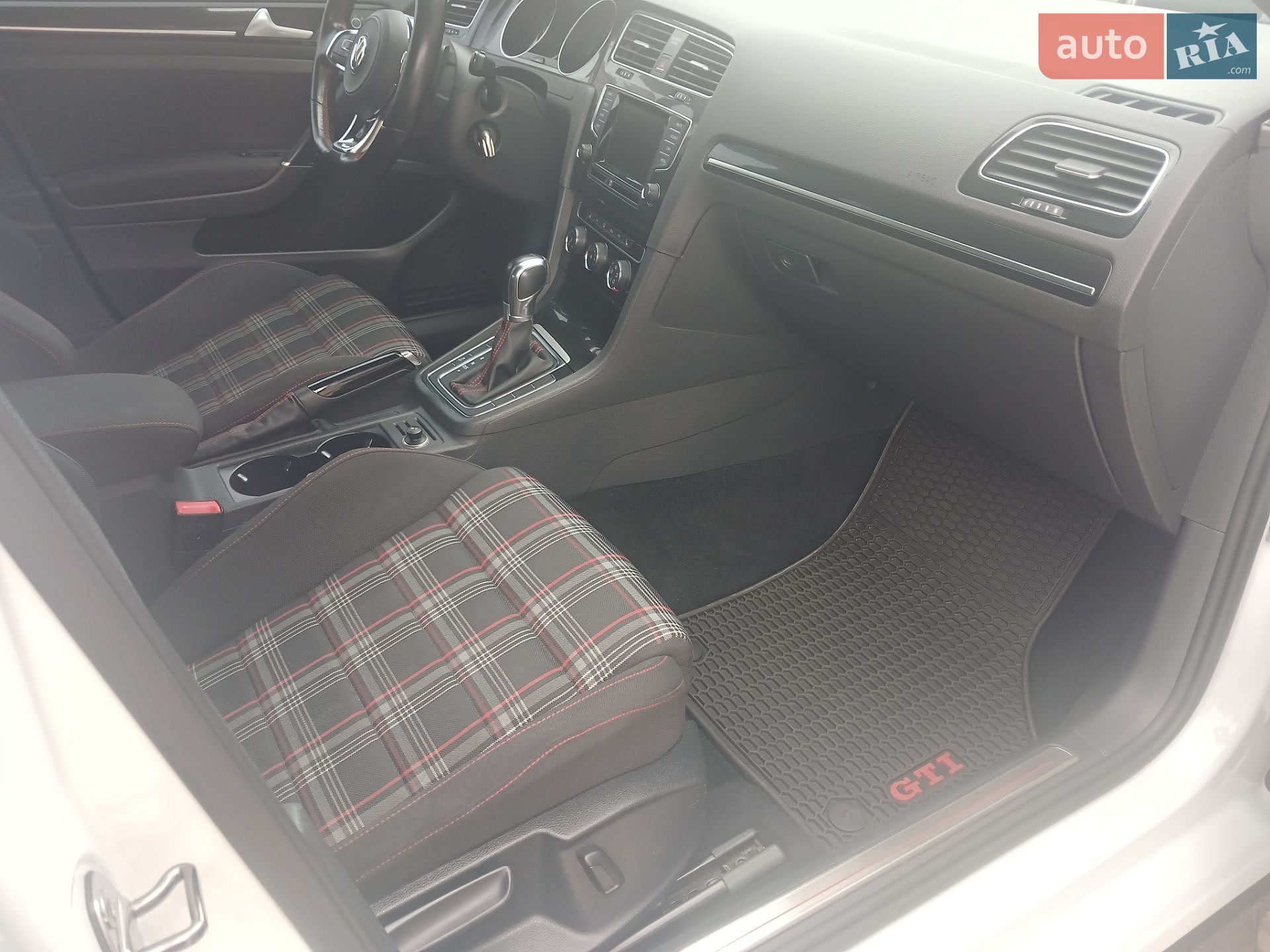 Volkswagen Golf GTI 2015 VIN 3VW4T7AU3FM100891 фото оголошення 30 з 37