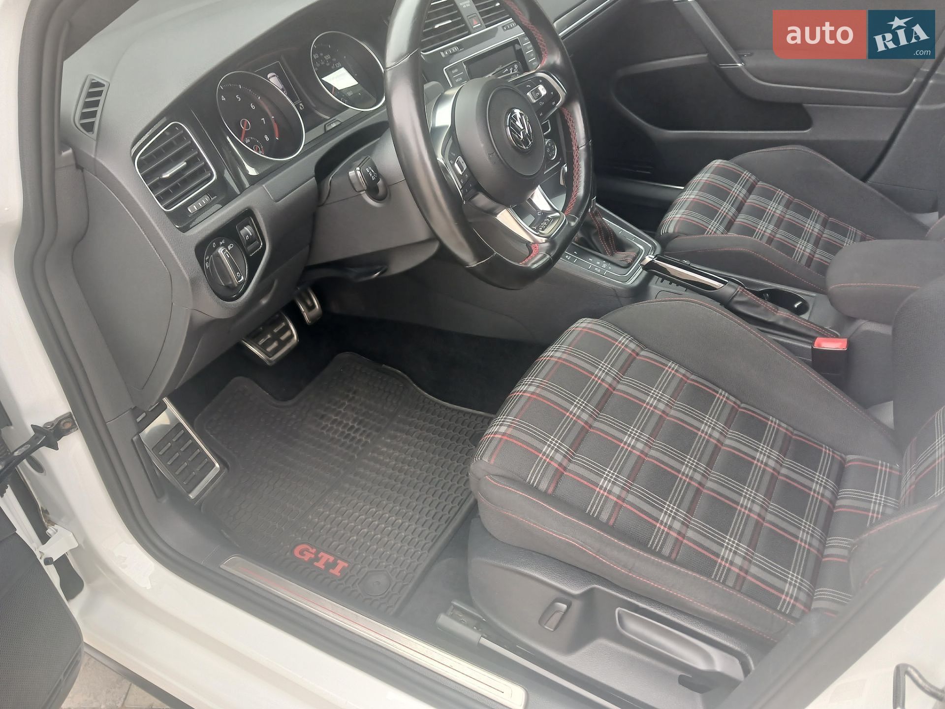 Volkswagen Golf GTI 2015 VIN 3VW4T7AU3FM100891 фото оголошення 28 з 37