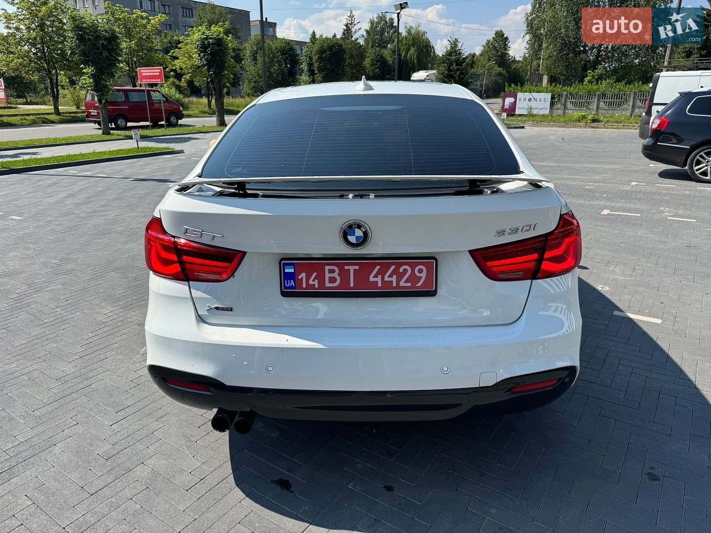 BMW 3 Series GT 2017 VIN WBA8Z9C57HG453049 фото оголошення 12 з 40
